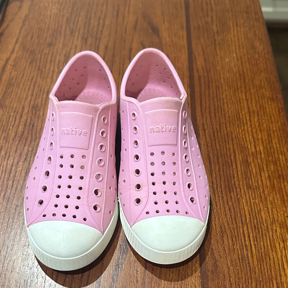 Native Kids Pink and White Water Shoes